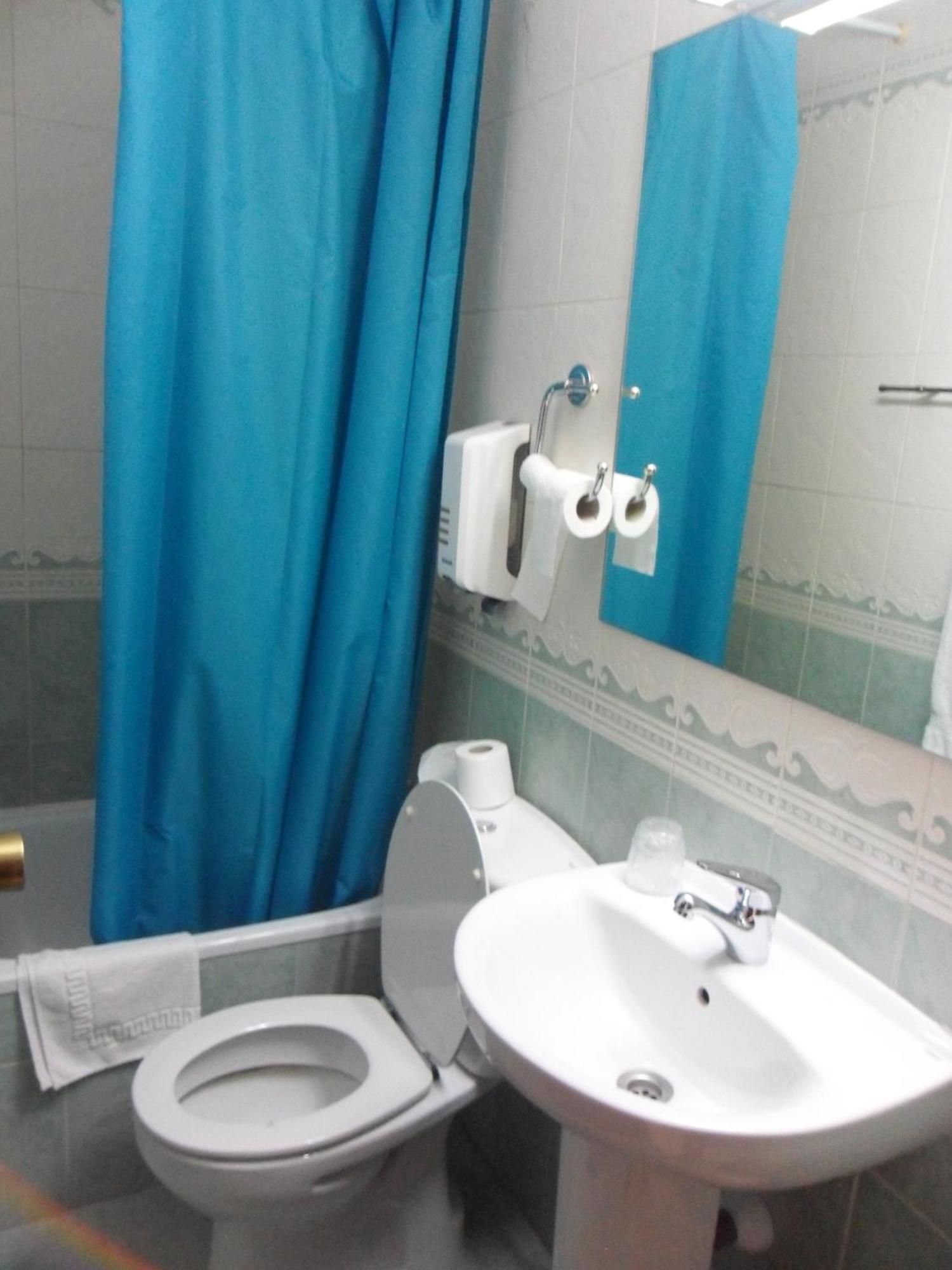 Hostal El Descanso Madrid Eksteriør billede