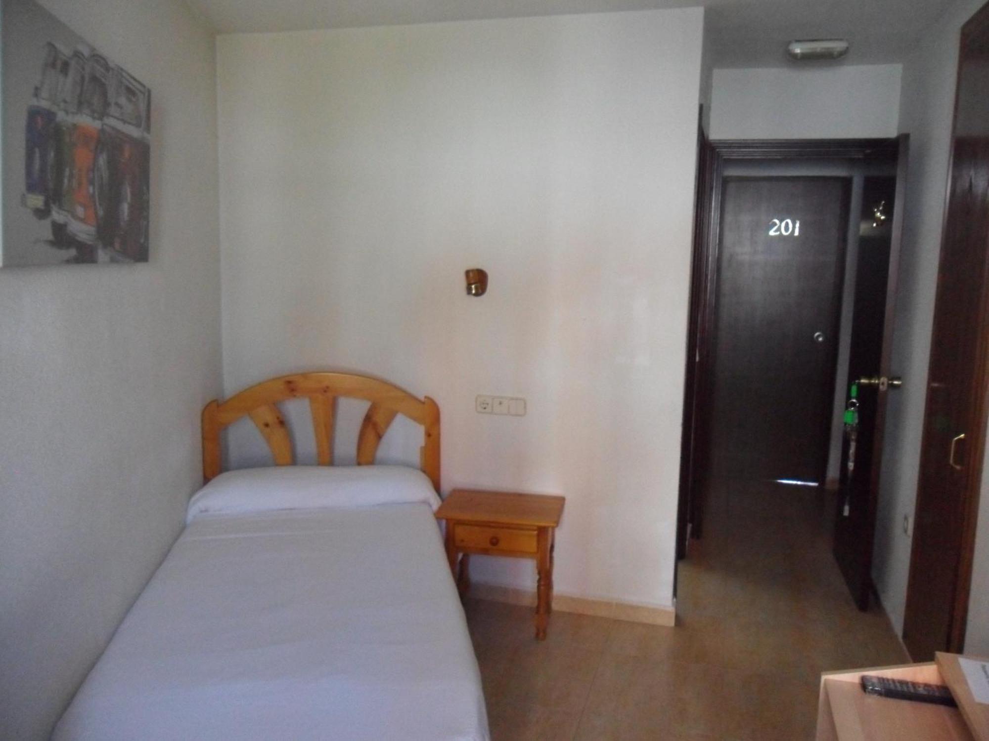 Hostal El Descanso Madrid Eksteriør billede