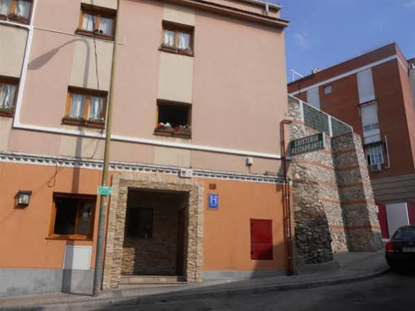 Hostal El Descanso Madrid Eksteriør billede