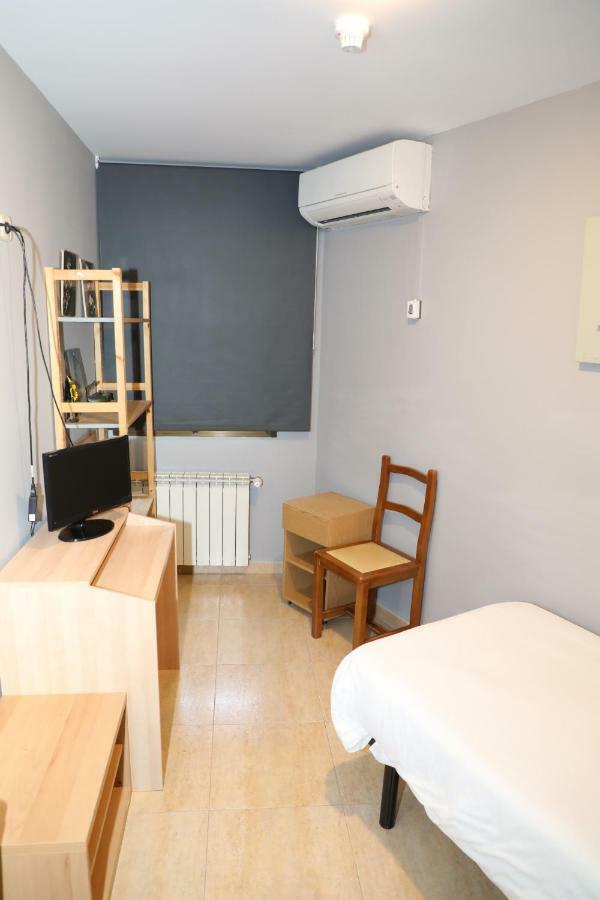 Hostal El Descanso Madrid Eksteriør billede