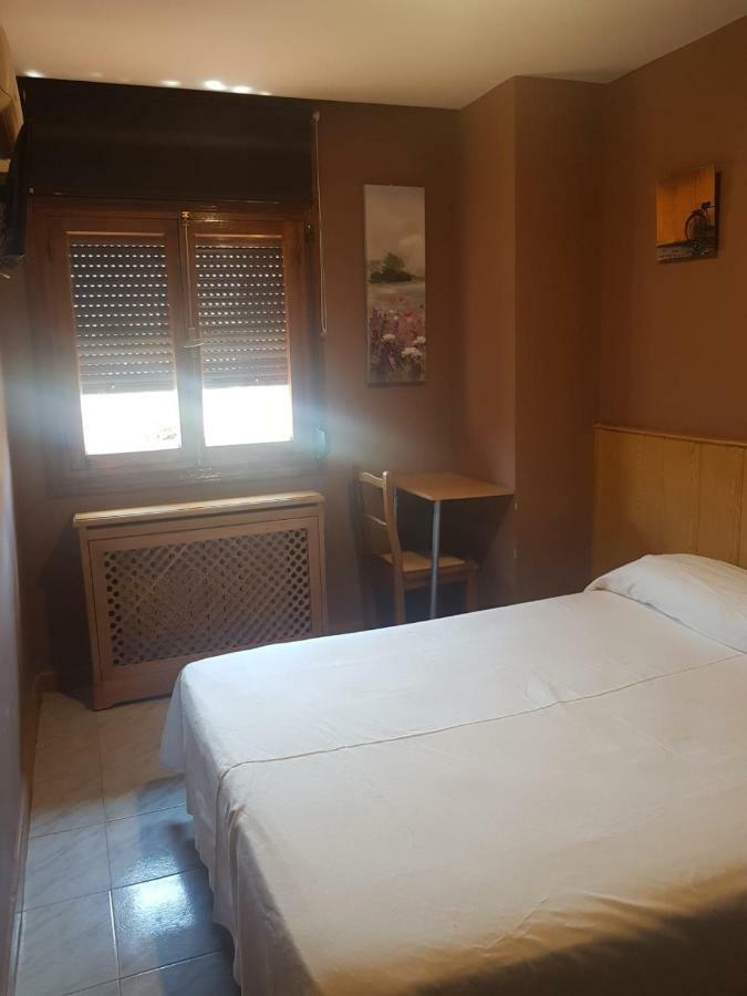 Hostal El Descanso Madrid Eksteriør billede