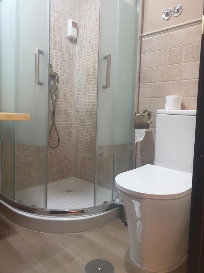 Hostal El Descanso Madrid Eksteriør billede