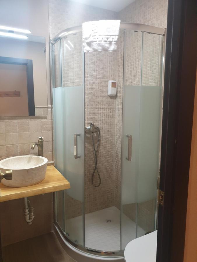 Hostal El Descanso Madrid Eksteriør billede