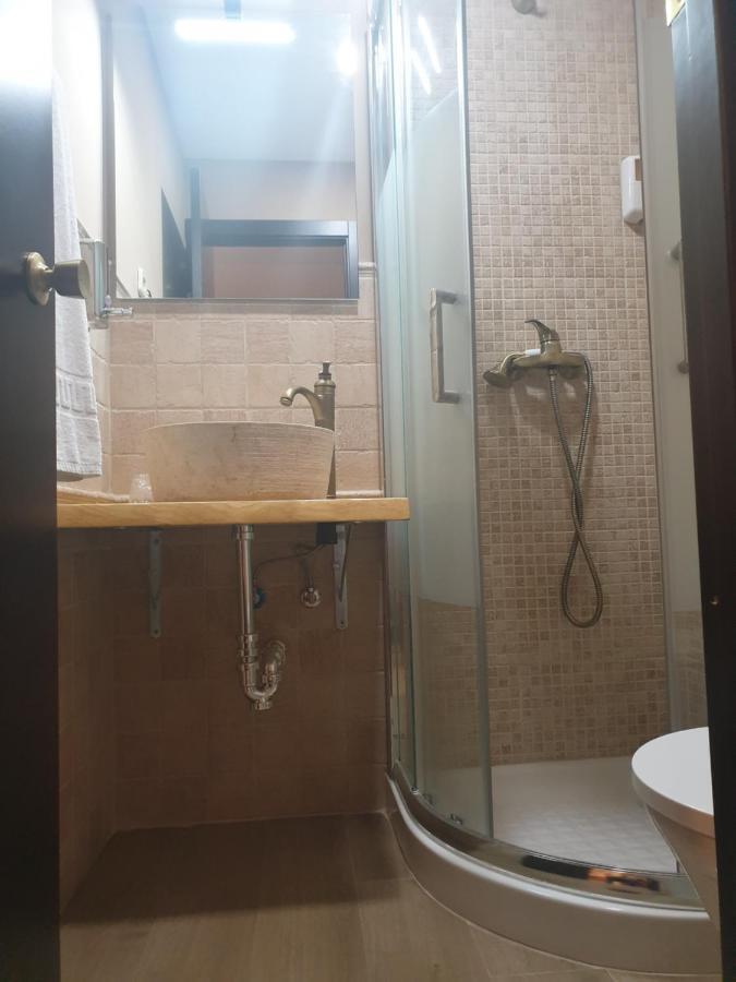 Hostal El Descanso Madrid Eksteriør billede